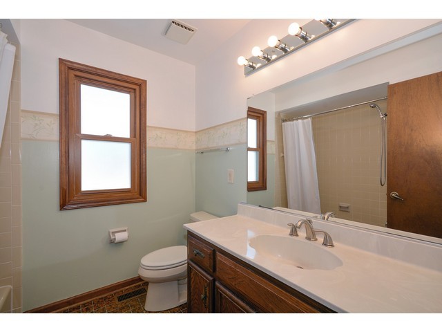 1307 Brighton Dr, Wheaton, IL 60189 photo 16