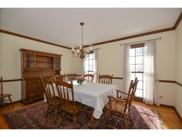 1307 Brighton Dr, Wheaton, IL 60189 photo 8