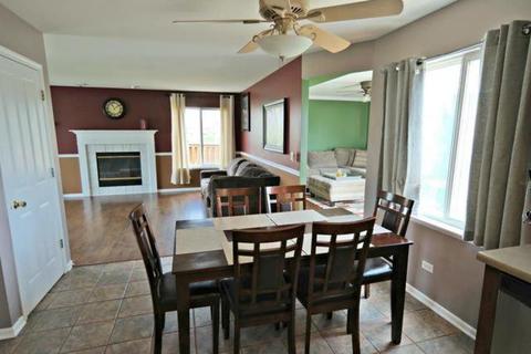 902 Donnelly Pl, Mchenry, IL 60050 photo 4
