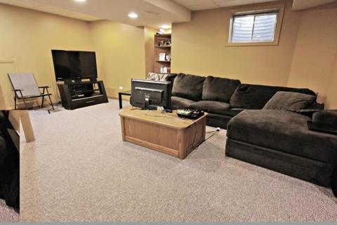 902 Donnelly Pl, Mchenry, IL 60050 photo 9