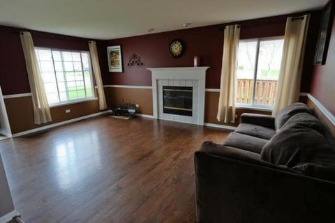 902 Donnelly Pl, Mchenry, IL 60050 photo 3
