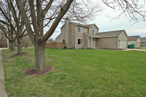 902 Donnelly Pl, Mchenry, IL 60050 photo 1