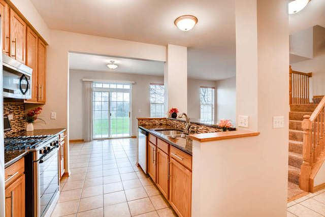 24152 Walnut Cir, Plainfield, IL 60585 photo 5