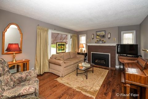 101 S Union St, Elgin, IL 60123 photo 5