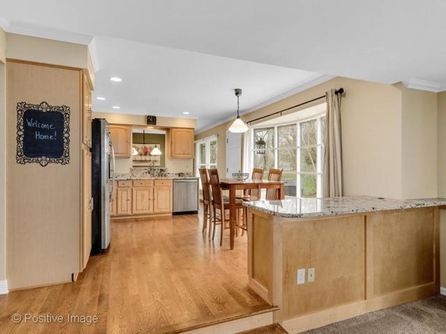 1613 Apache Dr, Naperville, IL 60563 photo 10