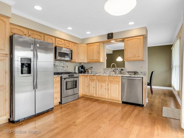 1613 Apache Dr, Naperville, IL 60563 photo 8