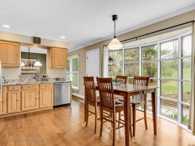 1613 Apache Dr, Naperville, IL 60563 photo 9