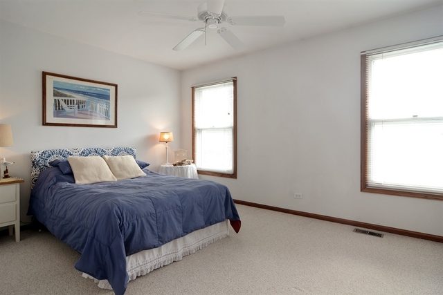 4320 Eisenhower Cir, Hoffman Estates, IL 60192 photo 9