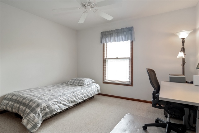 4320 Eisenhower Cir, Hoffman Estates, IL 60192 photo 12