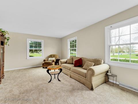 455 S Hickory Ave, Bartlett, IL 60103 photo 8