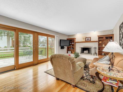455 S Hickory Ave, Bartlett, IL 60103 photo 3