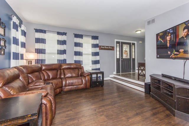 2003 Vermette Cir, Plainfield, IL 60586 photo 2
