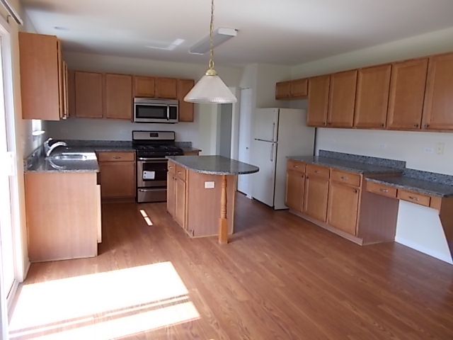 272 Berkeley Dr, Bolingbrook, IL 60440 photo 6