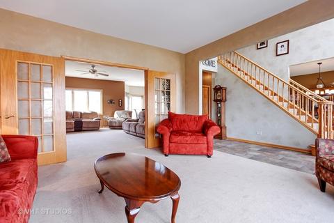 10513 Sharon Ln, Mokena, IL 60448 photo 4