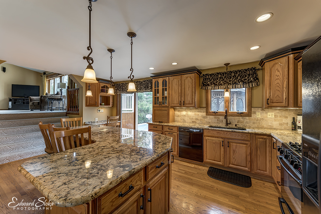 3407 W Fairway Dr, Mchenry, IL 60050 photo 6