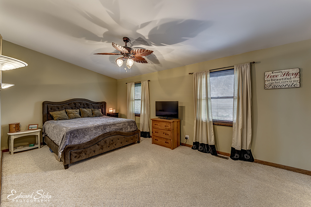 3407 W Fairway Dr, Mchenry, IL 60050 photo 8