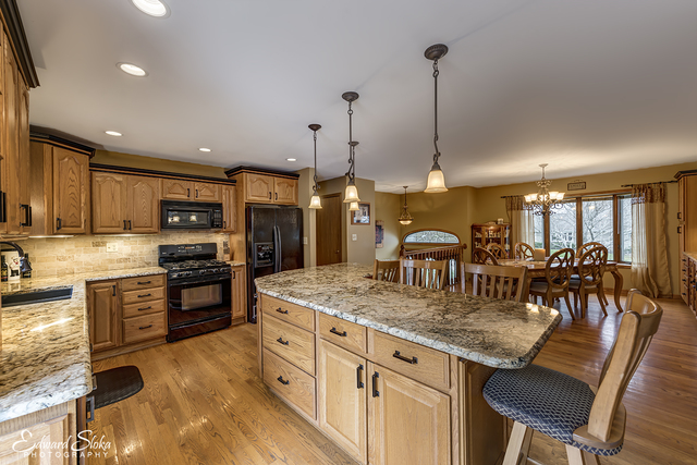 3407 W Fairway Dr, Mchenry, IL 60050 photo 5