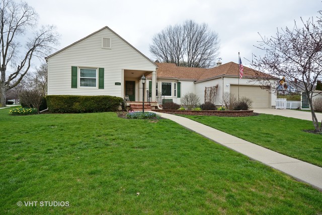 1068 Carr St, Elgin, IL 60123 photo 3