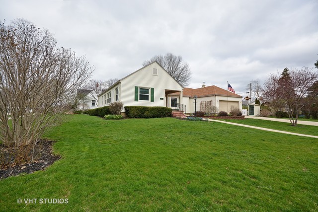 1068 Carr St, Elgin, IL 60123 photo 4