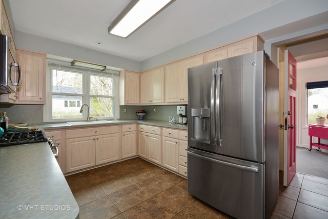 1068 Carr St, Elgin, IL 60123 photo 10