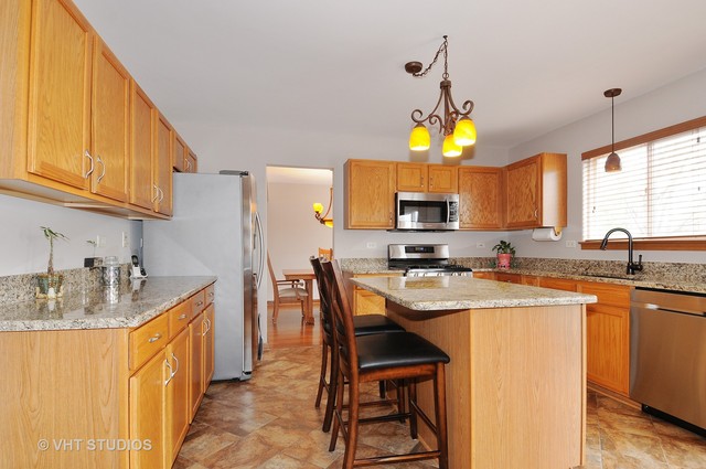 2704 Oasis Dr, Plainfield, IL 60586 photo 5