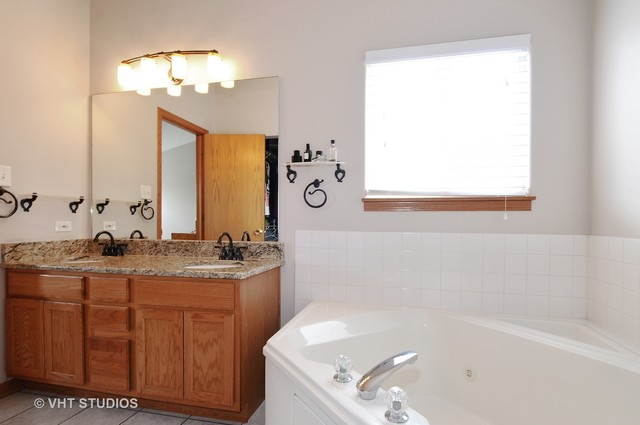 2704 Oasis Dr, Plainfield, IL 60586 photo 10