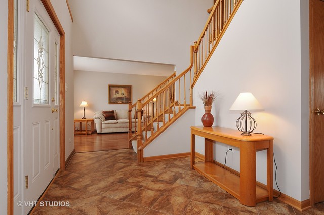 2704 Oasis Dr, Plainfield, IL 60586 photo 2