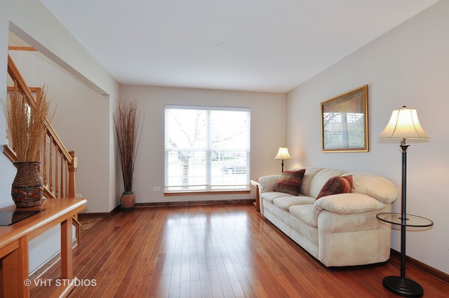 2704 Oasis Dr, Plainfield, IL 60586 photo 3