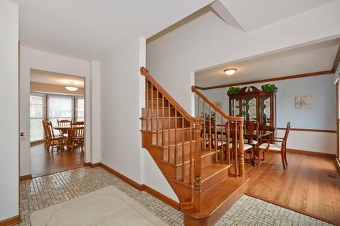 2054 Richton Dr, Wheaton, IL 60189 photo 2