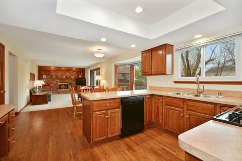 2054 Richton Dr, Wheaton, IL 60189 photo 5
