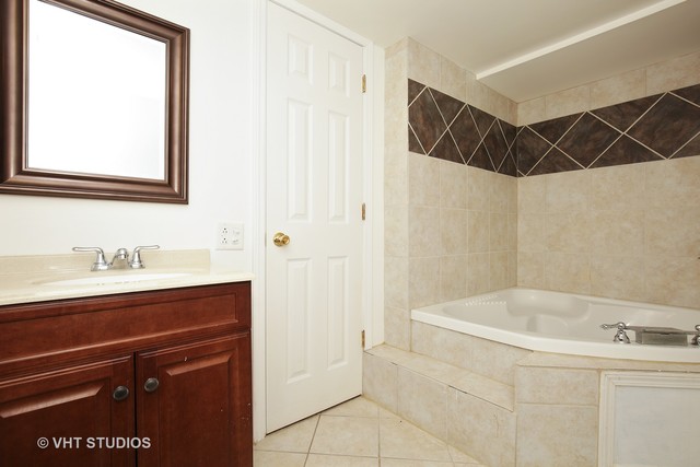 37 W038 Brookside Dr, Elgin, IL 60124 photo 12