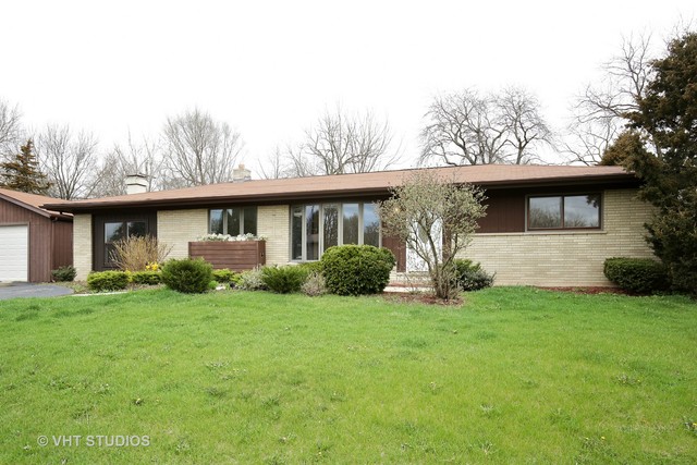 37 W038 Brookside Dr, Elgin, IL 60124 photo 1