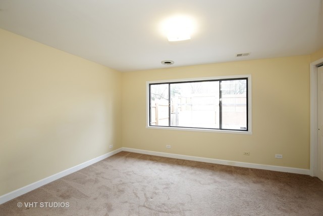 37 W038 Brookside Dr, Elgin, IL 60124 photo 9