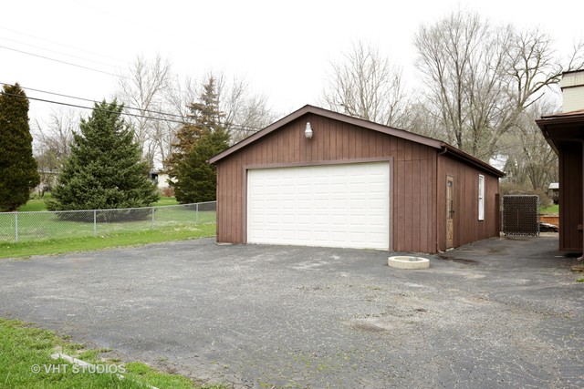 37 W038 Brookside Dr, Elgin, IL 60124 photo 14