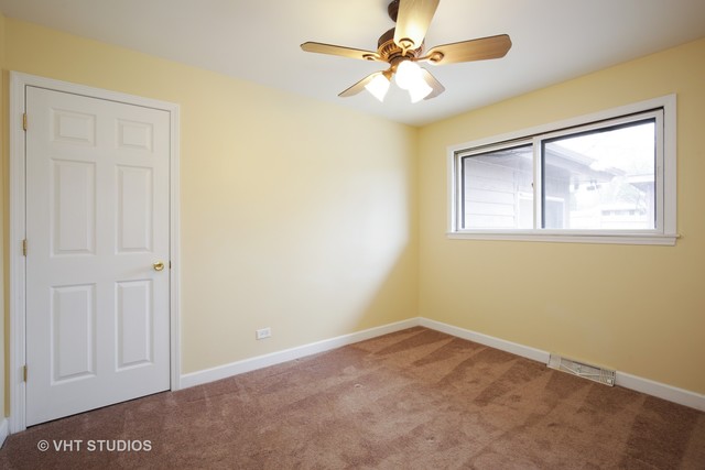 37 W038 Brookside Dr, Elgin, IL 60124 photo 10