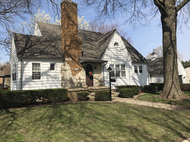 1702 Prospect Ave, Peru, IL 61354 photo 1