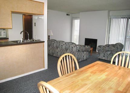 202 E White St, Champaign, IL 61820 photo 9