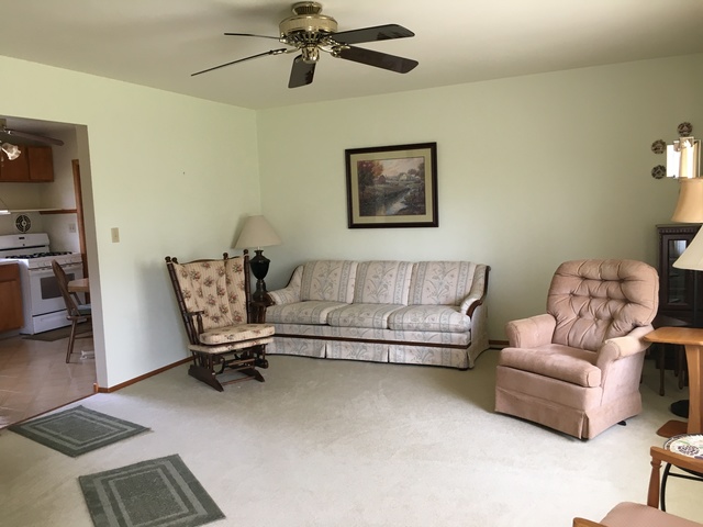 604 W Ringwood Rd, Mchenry, IL 60051 photo 4
