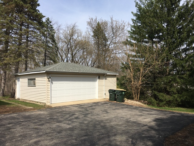 604 W Ringwood Rd, Mchenry, IL 60051 photo 3