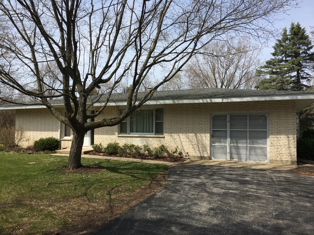 604 W Ringwood Rd, Mchenry, IL 60051 photo 2