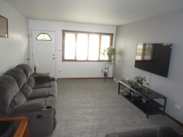 14523 Kolin Ave, Midlothian, IL 60445 photo 2