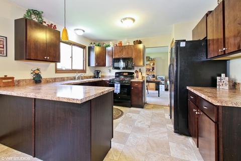 3406 W Lorient Dr, Mchenry, IL 60050 photo 2
