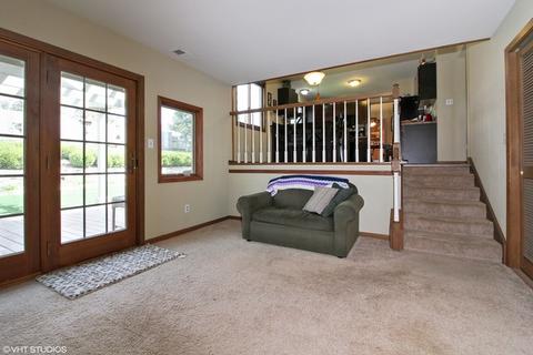 3406 W Lorient Dr, Mchenry, IL 60050 photo 9