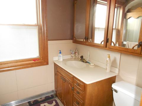 869 Orange St, Elgin, IL 60123 photo 5