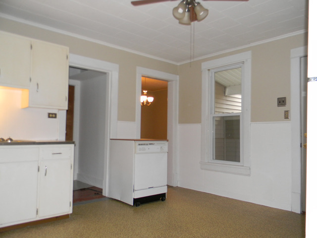 837 Wright St, La Salle, IL 61301 photo 3