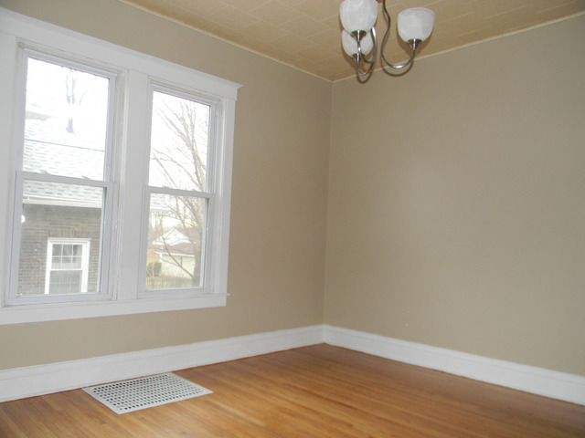 837 Wright St, La Salle, IL 61301 photo 2
