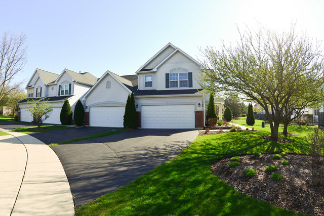 1268 Horseshoe Ct, Bartlett, IL 60103 photo 1