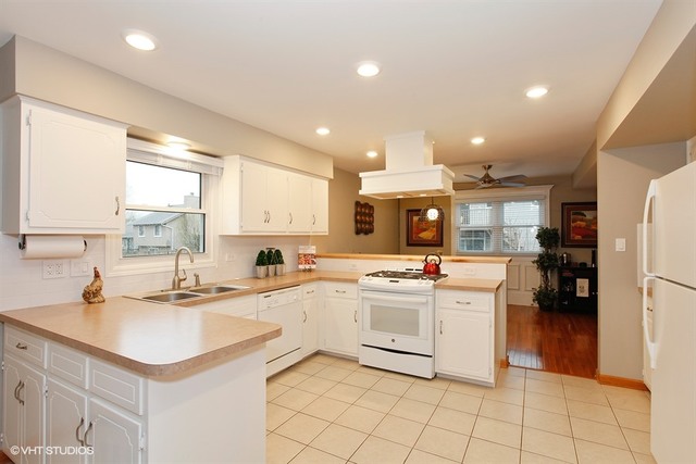 6 S045 Westwind Dr, Naperville, IL 60563 photo 2
