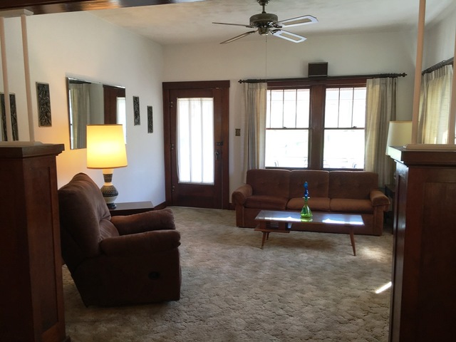 611 Assembly Pl, Dixon, IL 61021 photo 2