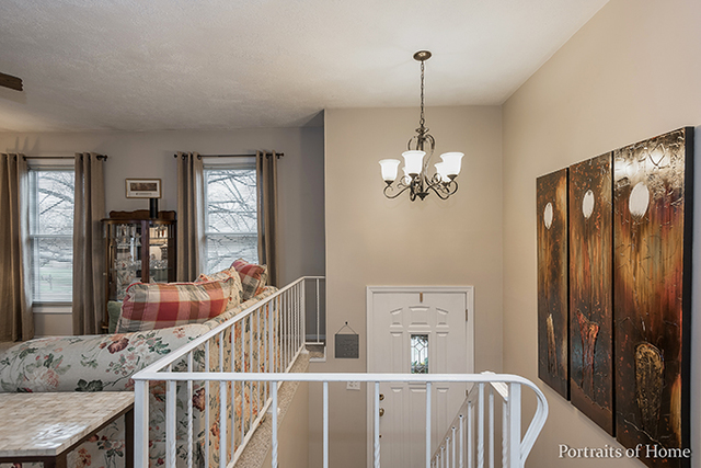 485 Hampton Ln, Roselle, IL 60172 photo 2